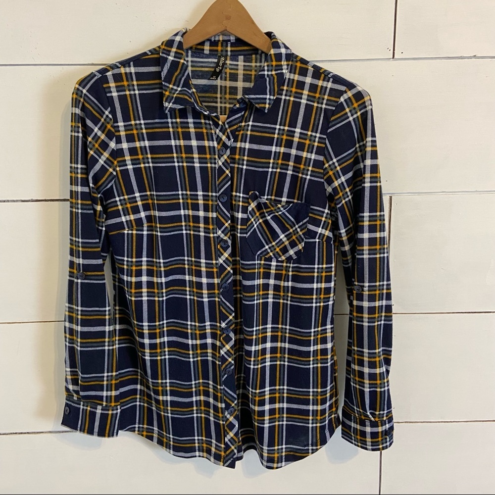 Alter Ego Navy Plaid Soft Flannel Shirt. Size Medium.
